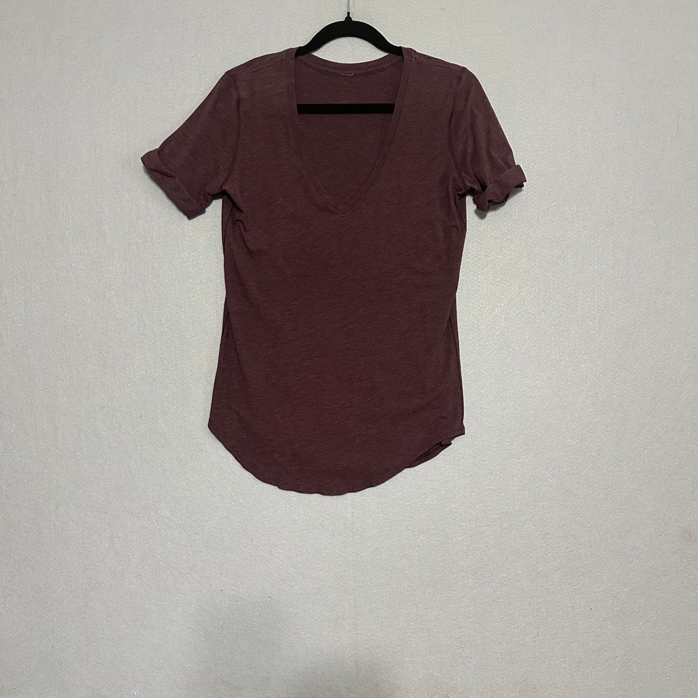Lululemon Love Tee V-Neck Short Sleeve Shirt Plum Burgundy Heathered Curved Hem